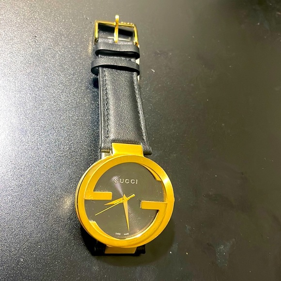 Gucci Swiss Quartz Black Genuine Leather Men's Watch(Model:YA133208)